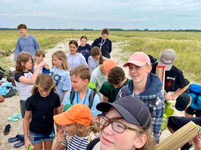 Gruppe von Kindern im Freien