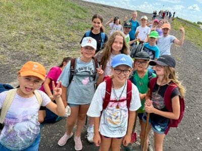 Gruppe von Kindern im Freien
