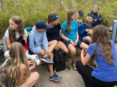 Gruppe von Kindern im Freien